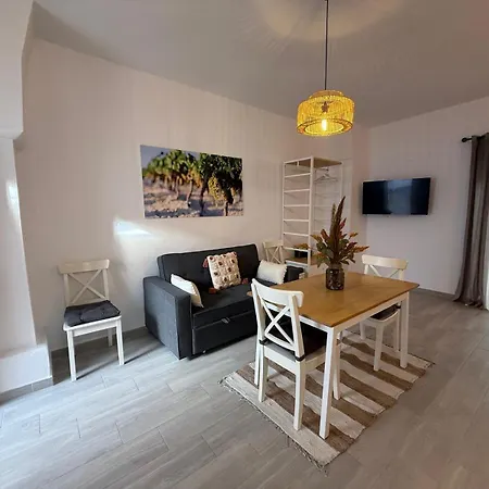 Apartamentos Turisticos Antonio Parra شقة *