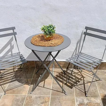 Apartamentos Turisticos Antonio Parra *